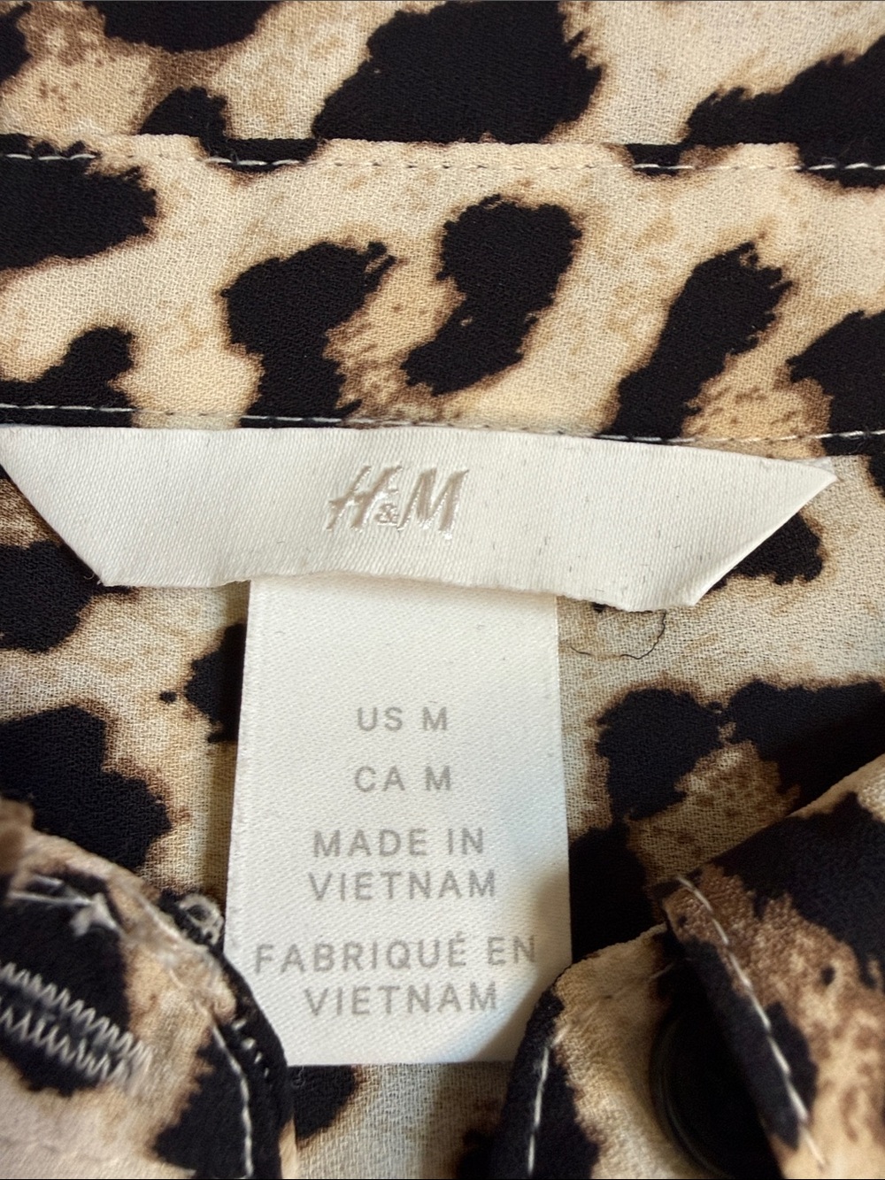H&M Ladies Long Sleeve Leopard Print Lightweight Blouse. Size Medium - Picture 2 of 7